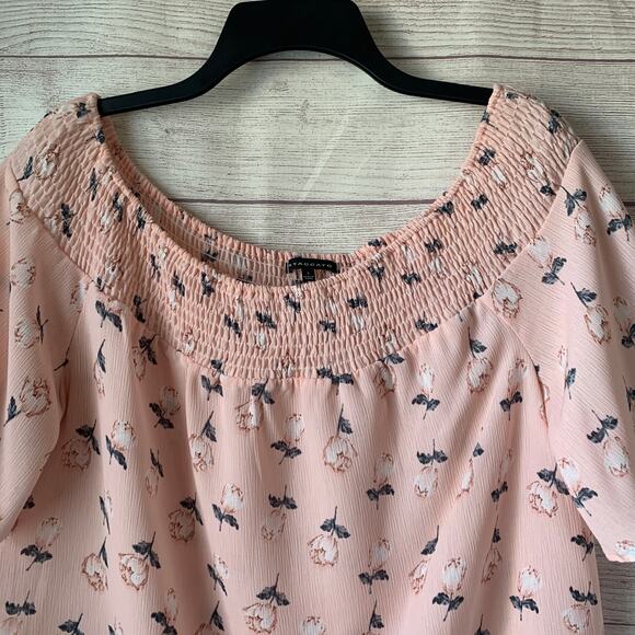 Staccato Pink Floral Short Sleeve Blouse Smocked Neckline Size Large - Picture 2 of 11